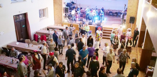 p1422298A95B17A9 7785 FF81 F1BF 9F9668C4A4F7